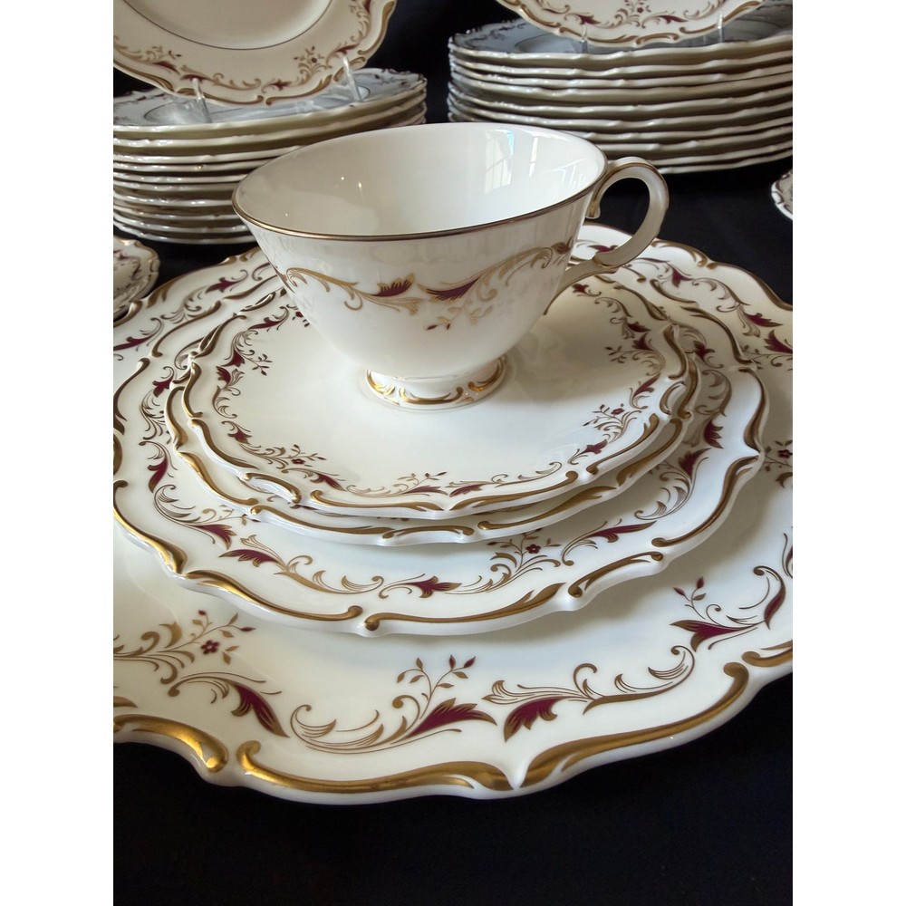 Royal Doulton Strasbourg H.4958 5 Piece Place Setting for 12 – 60 Pieces