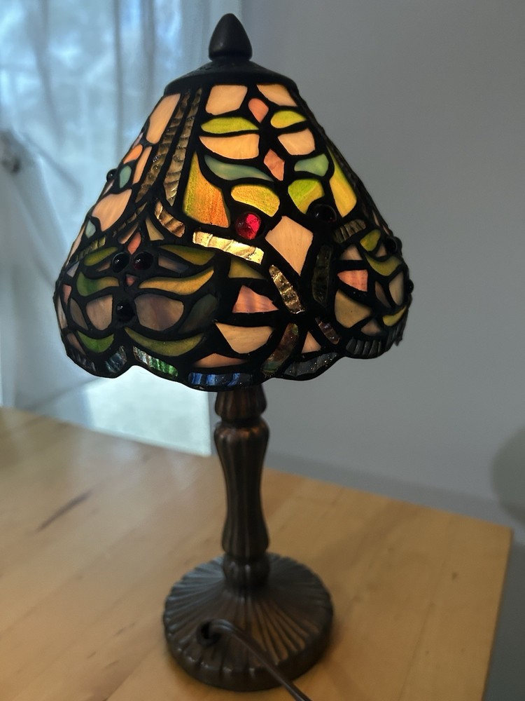 tiffany style stained glass Table Lamp 2010