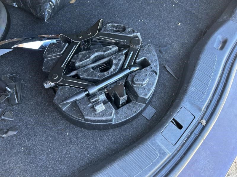 FUSION    2013 Jack 104572287 NO FOAM TRAY NO SPARE TIRE