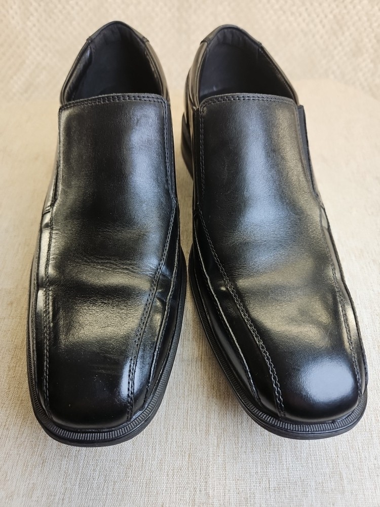 KENNETH COLE ITALY Black LEATHER SLIP ON LOAFER WEEKEND POWER SHOES 9 M