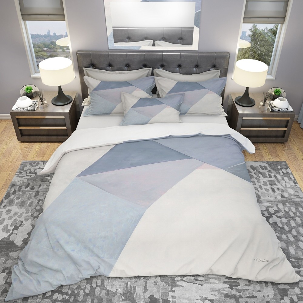 Designart 'Purple Geometric Bridge II' Geometric Bedding Set