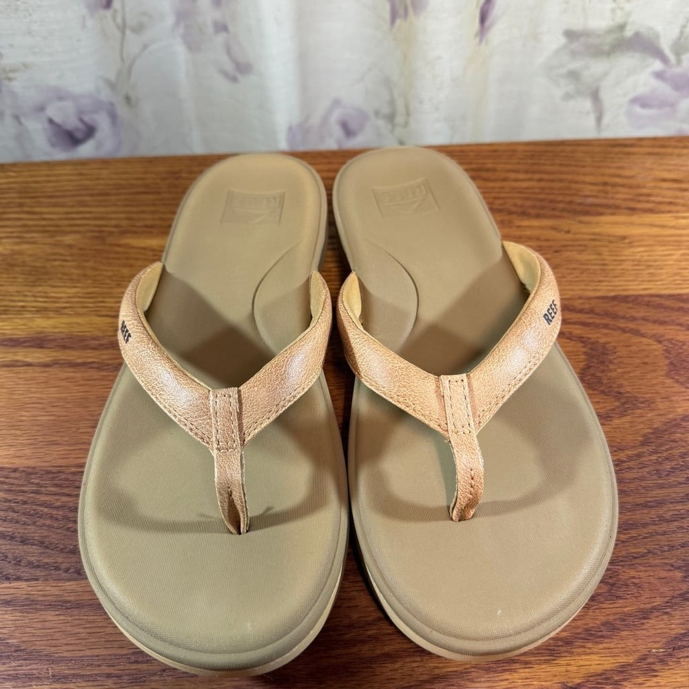 Reef Women's Tan Flip Flops Sandals size 8