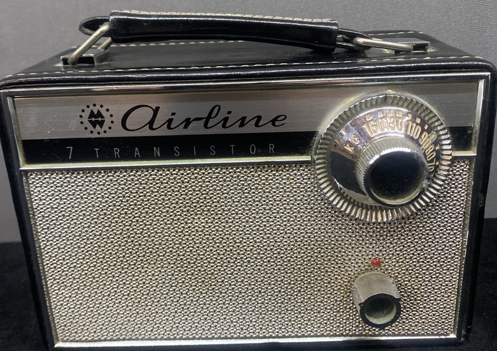 Montgomery Ward  Airline 7 Transistor Radio &Case 62-1243 UNTESTED NO CORD AS IS