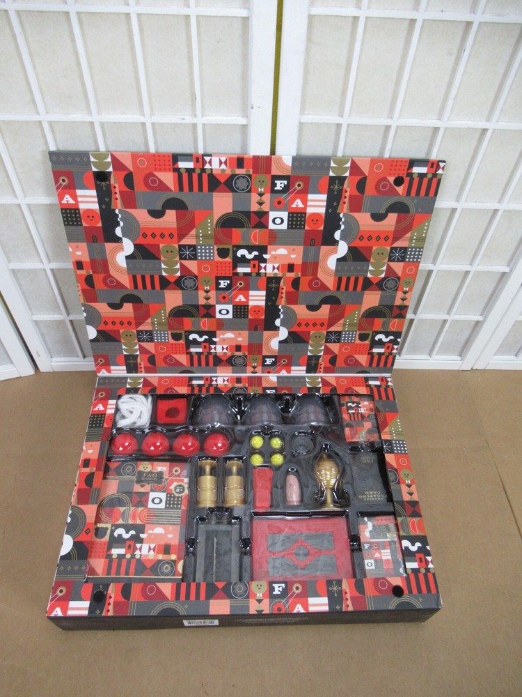 FAO Schwarz 28pc Magic Set Abracadabra Kit 300 Tricks Magic Show Boys Girls Gift-image