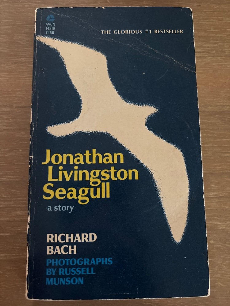 JONATHAN LIVINGSTON SEAGULL  by Richard Bach 1973 Avon FIRST PRINTING paperback