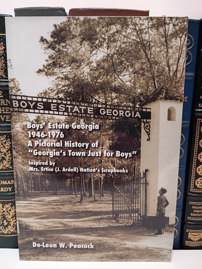 Boys' Estate Georgia 1946-1976 Pictorial History St Simons Island Peacock NEW