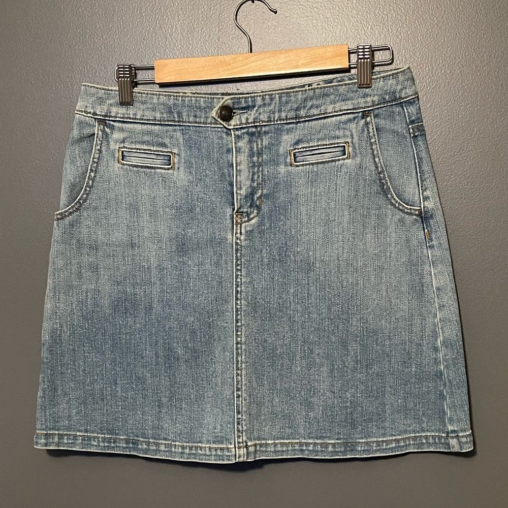 GAP A-Line Denim Mini Skirt Light Wash Size 4 Stretch Y2K Classic