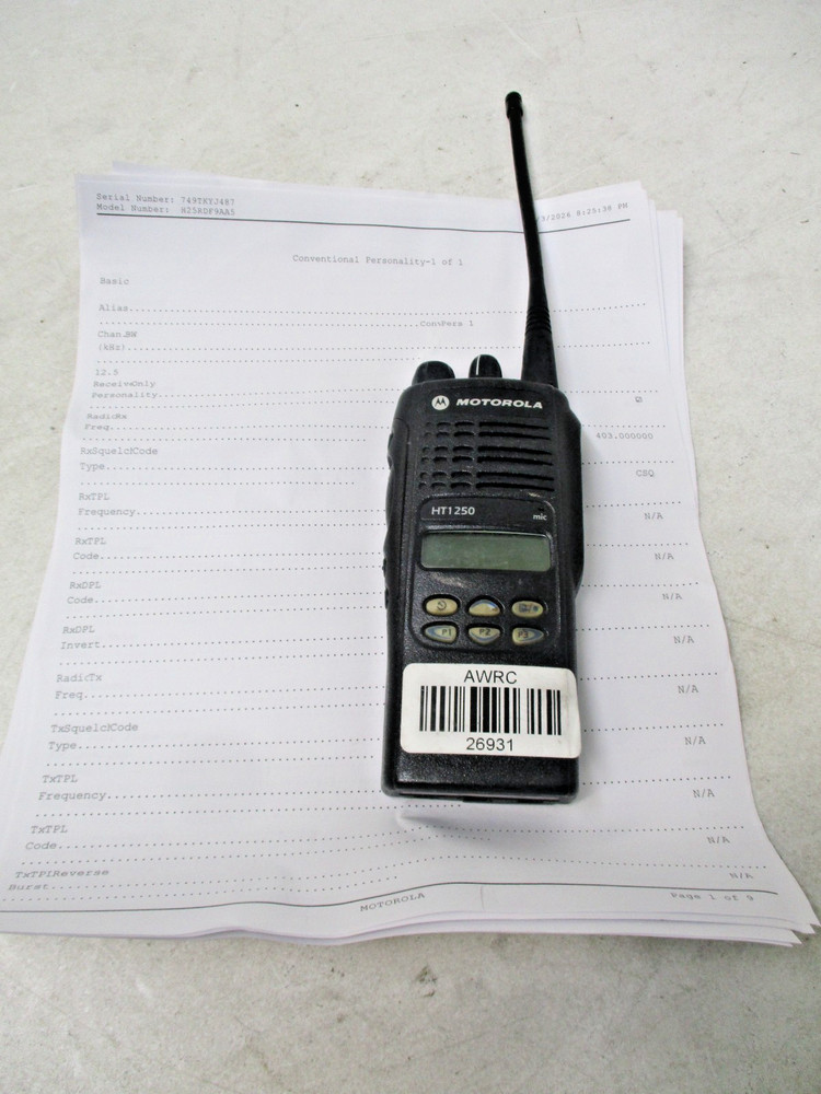 Motorola HT 1250 UHF 403 MHz Two Way Radio No Battery