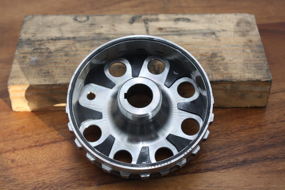 2018 Yamaha YZF-R1 R1M Flywheel Magneto Rotor 15-25