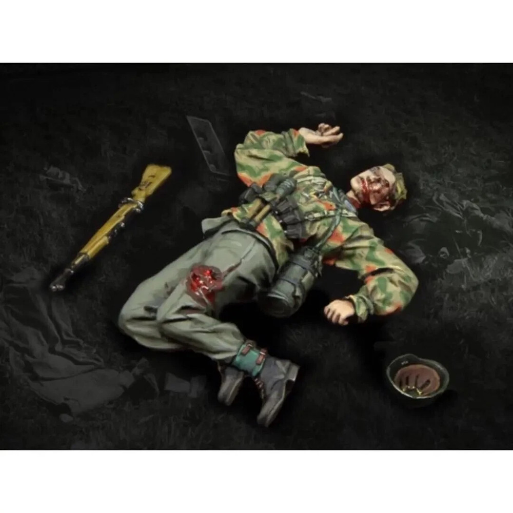 1/35 Resin Model Figure Wounded Dead Soldier Unassembled and unpainted kit