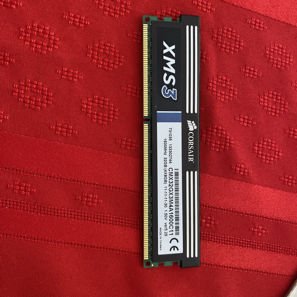 Corsair XMS3 32GB (4X8GB) DDR3 PC3-12800 1600MHz DESKTOP RAM CMX16GX3M2A1600C11