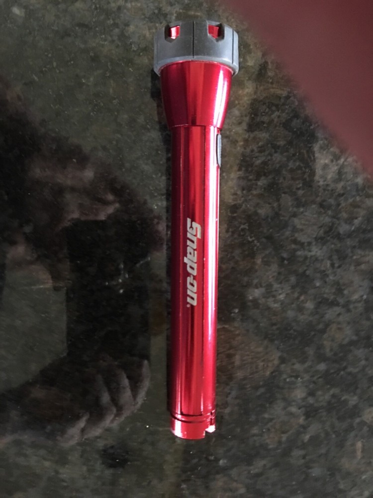 Snap-on Tools Red Flashlight Uses 2AA includes holster
