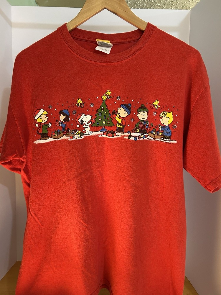 PEANUTS Christmas Red Cotton T-shirt Size Large Unisex with Peanuts Gang