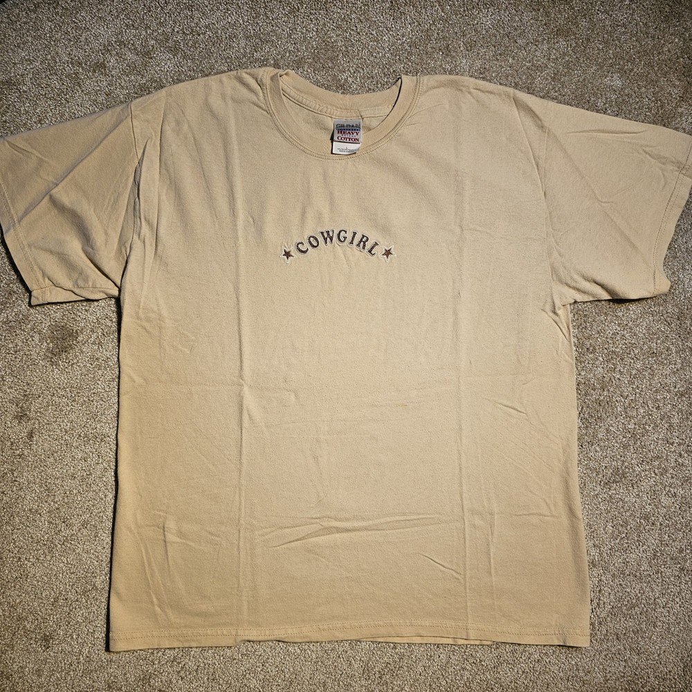 Vtg Y2k COWGIRL Spellout Logo Size L Embroidered T-shirt Grunge Rodeo Brat 2000s