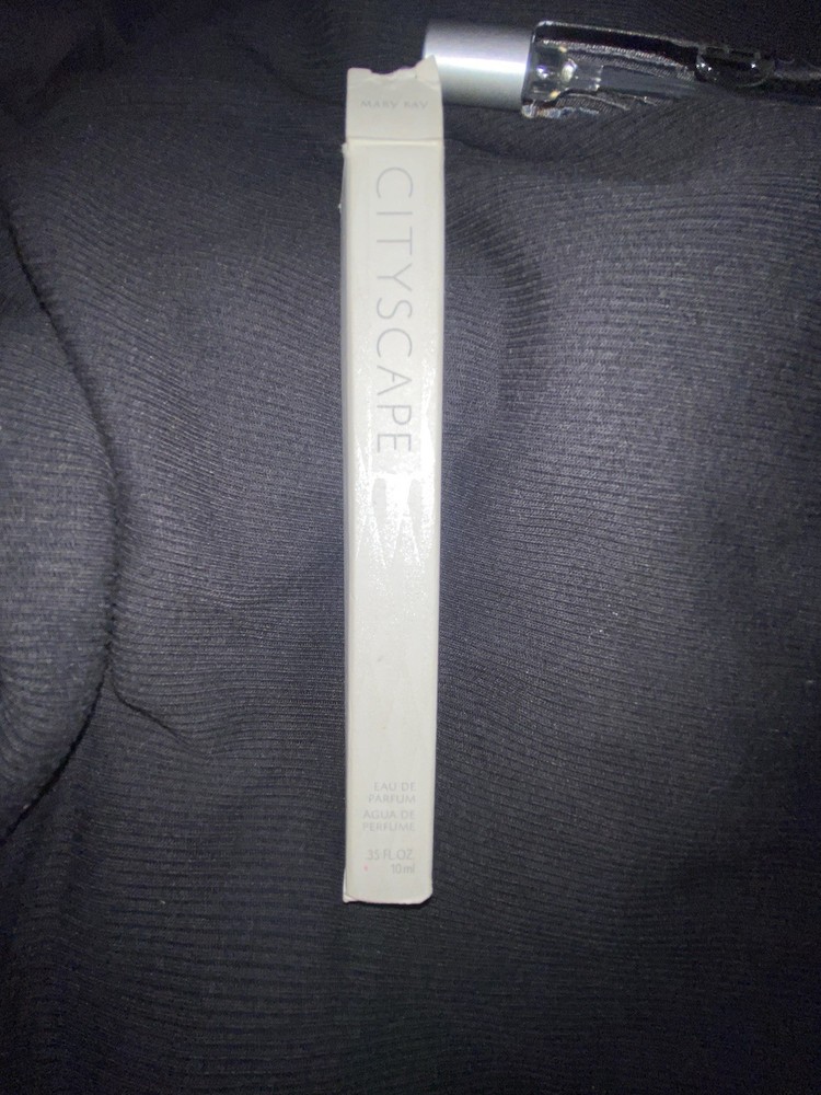 NEW IN BOX Mary Kay CITYSCAPE  Eau de PARFUM TRAVEL Spray  .35 FL OZ