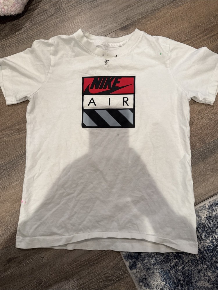 Boys Nike Graphic T-Shirt Size Large