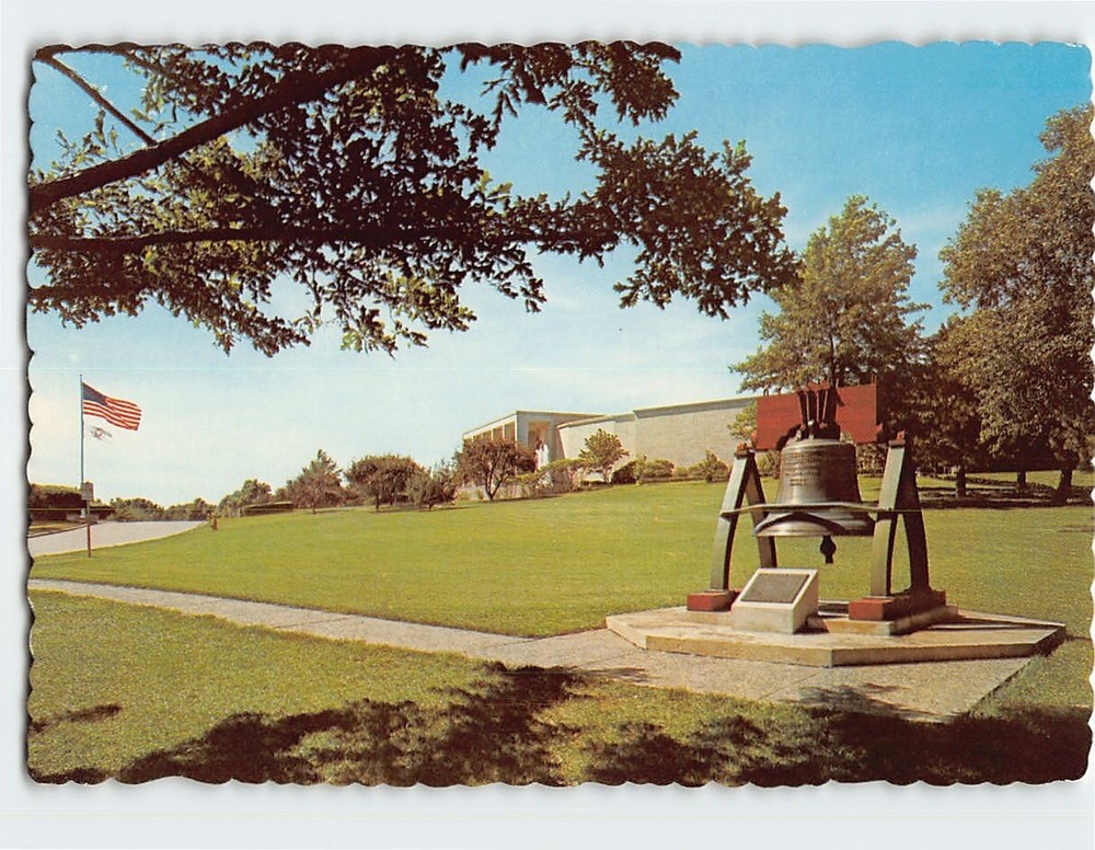 Postcard Harry S. Truman Library & Museum Independence Missouri USA