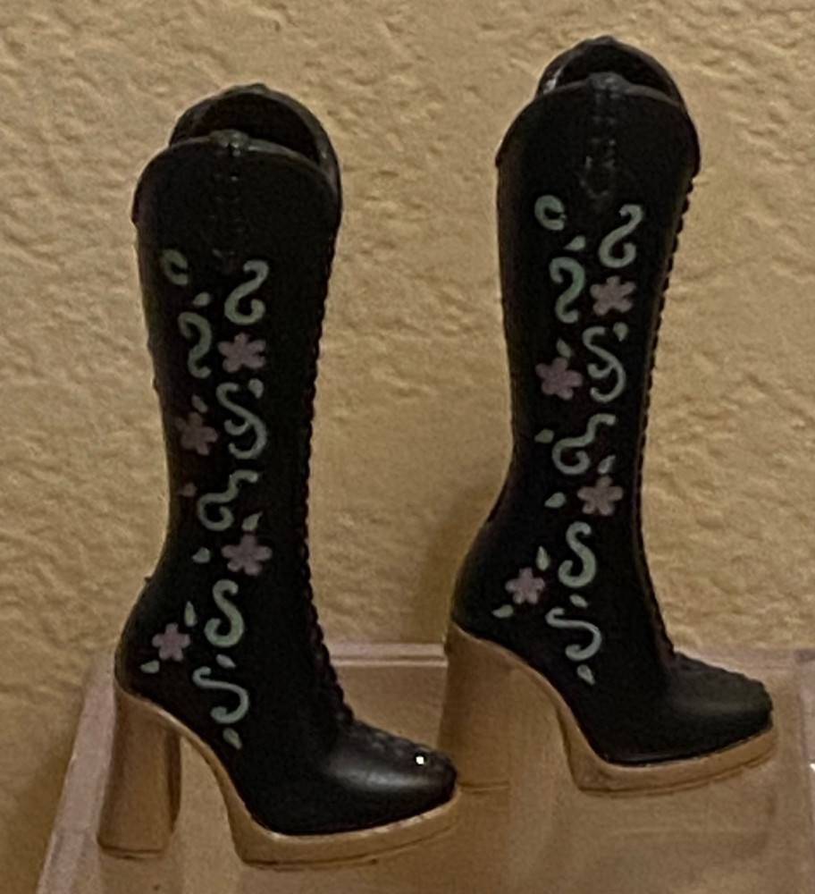 1 Pair of Mattel My Scene Barbie Floral Boots