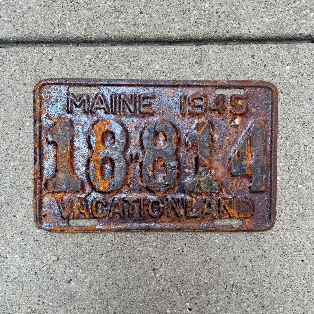 1945 Maine License Plate Auto Tag Garage Decor Vacationland 18814