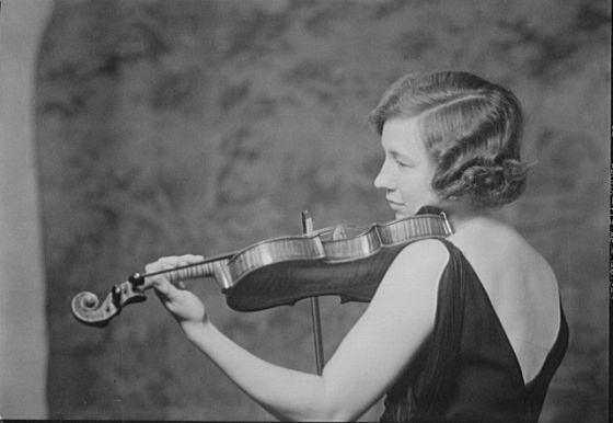 Photo:Caslova Miss 1934 Portrait Woman Violin Violinist Photograph
