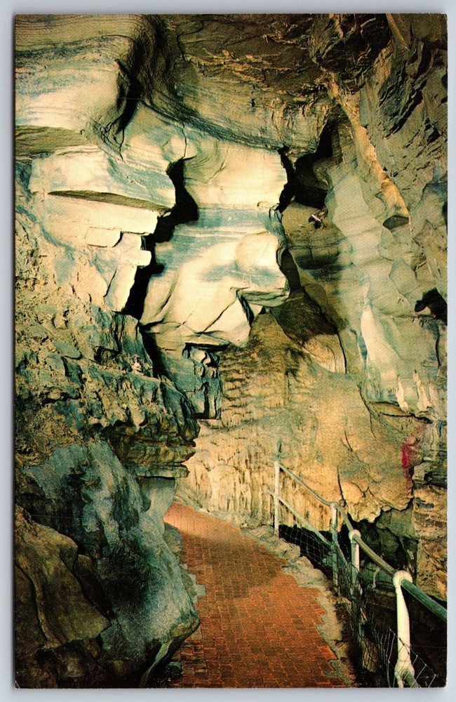 Cobleskill New York~The Witch Rock Formation @ Howe Caverns~Vintage Postcard