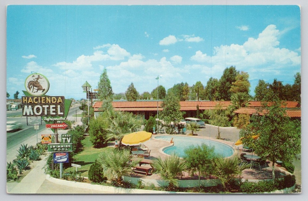 Hacienda Motel Tucson Arizona Vintage Chrome Postcard Swimming Pool TV