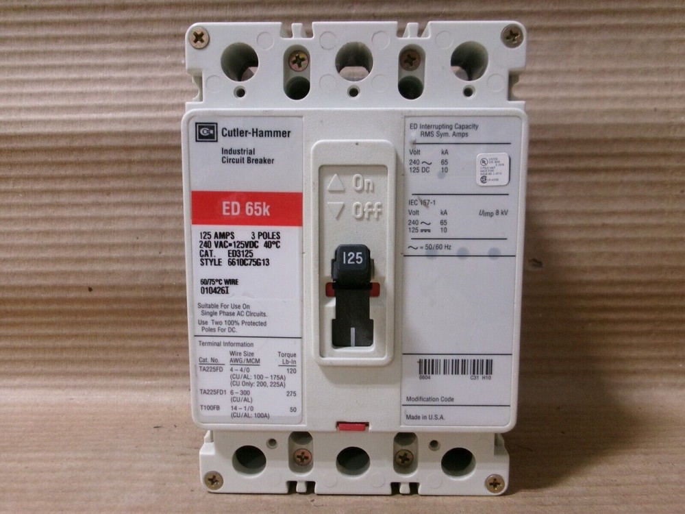 NEW Eaton Cutler Hammer ED ED3125 3 Pole 125 Amp 240V Circuit Breaker NTO