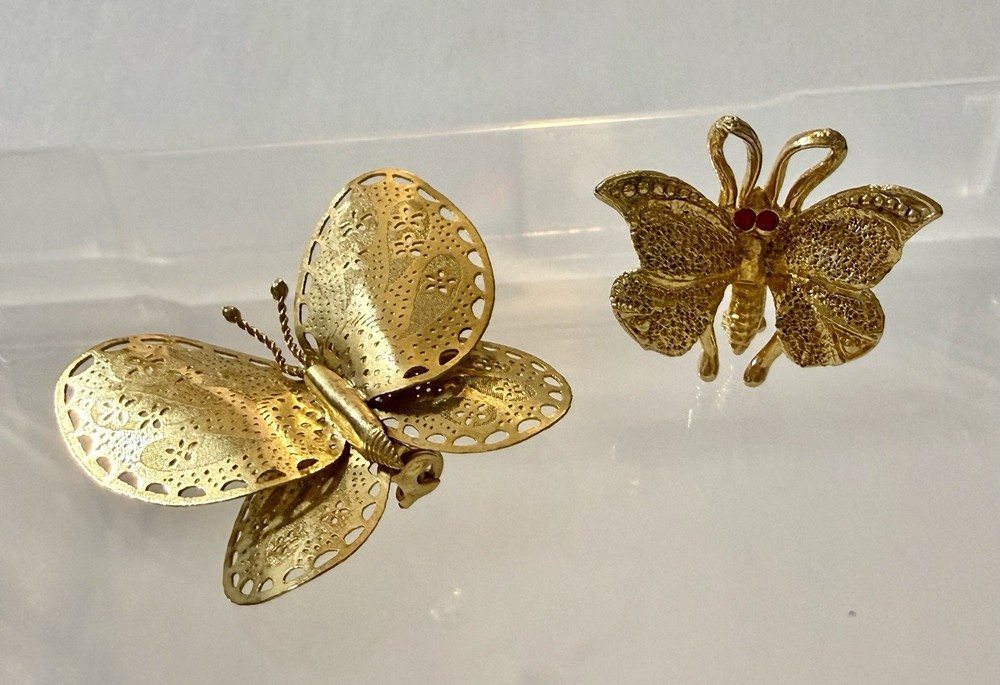 Lot of 2 unsigned gold tone vintage butterfly brooches