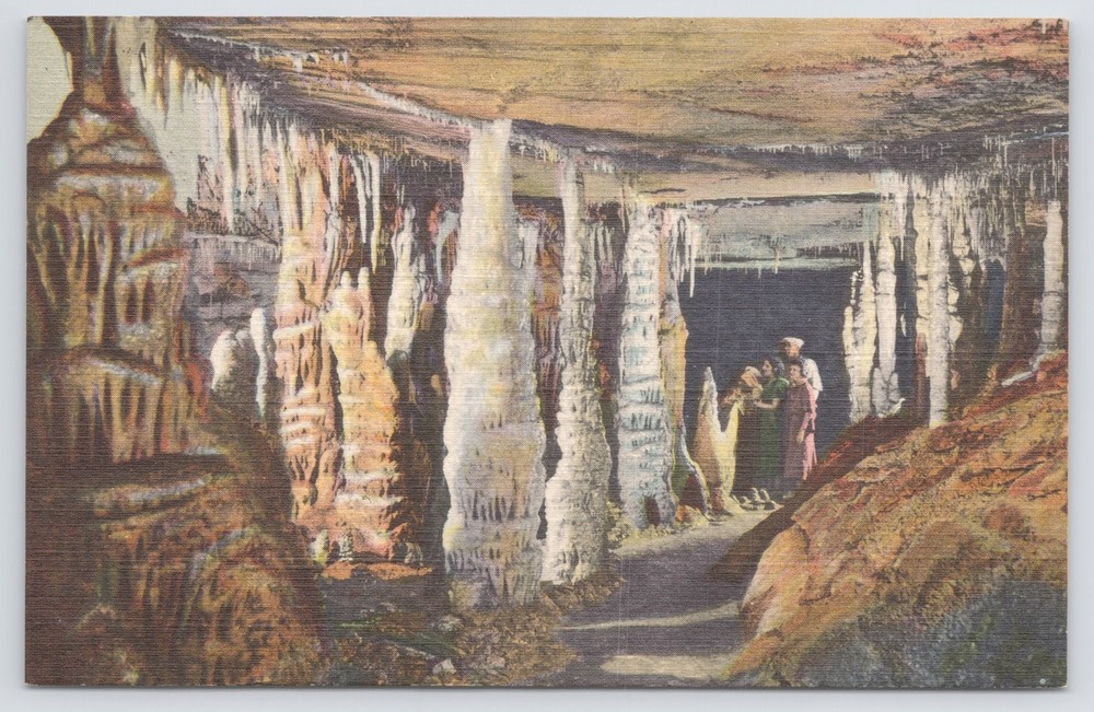 Great Onyx Cave Kentucky~Colonnade~Visitors Inside~Linen Postcard