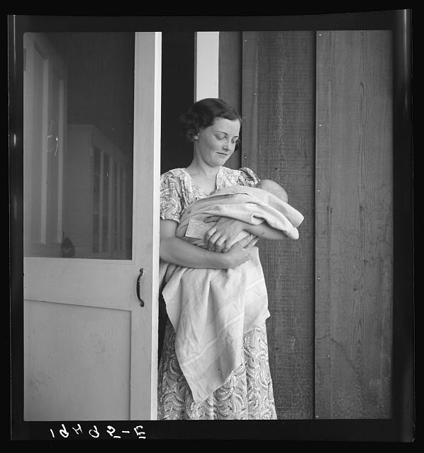Photo:Westley California 1939 Migrant Mother with Sick Baby FSA Camp