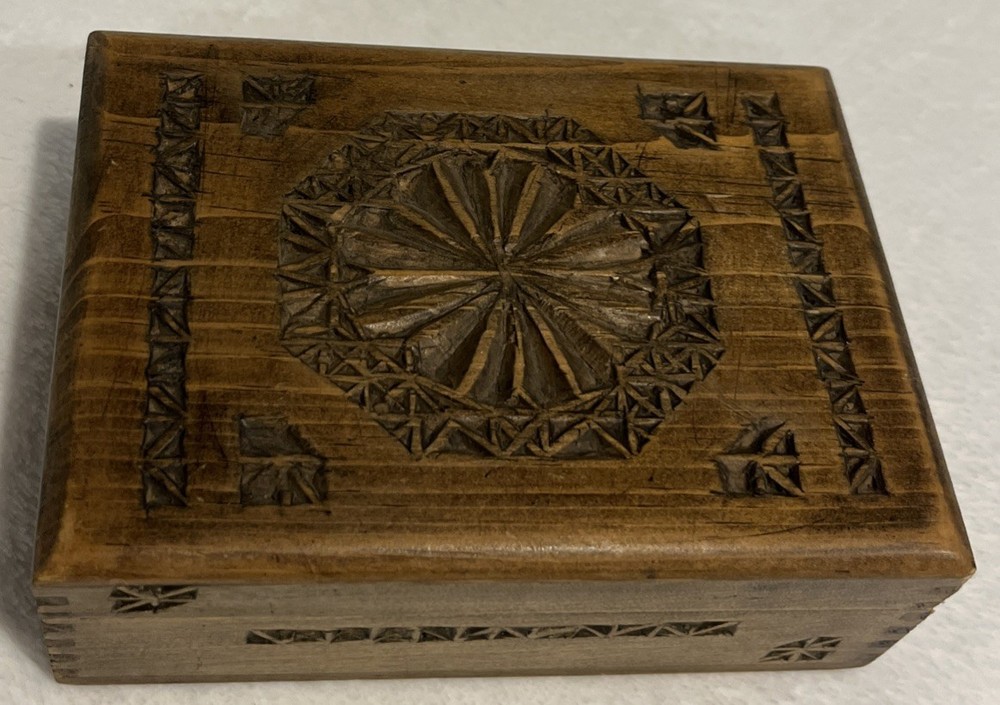 Vintage Hand Carved Wood Wooden Trinket Storage dovetailed Box with Hinged Lid