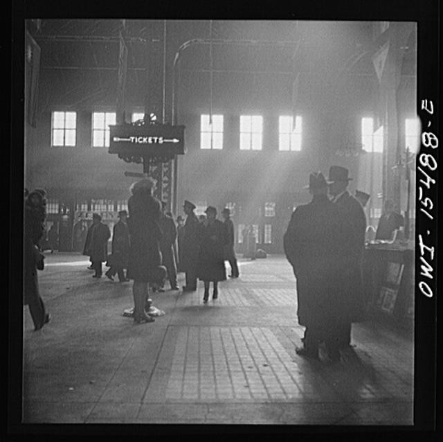 Photo:Illinois. In the train concourse at the Union Station, Chicago