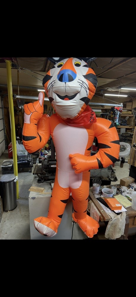 Vintage 5’ Inflatable Tony the Tiger Kellogg’s Frosted Flakes Store Display