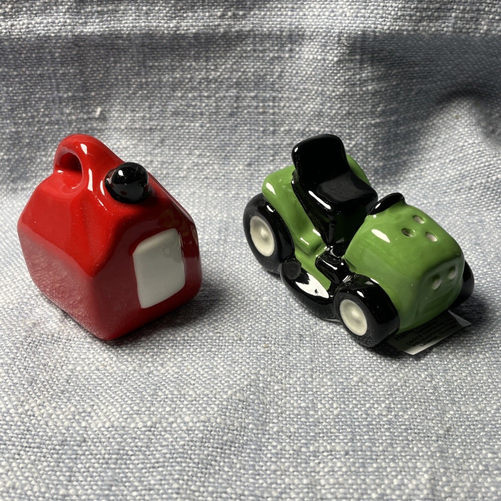 Cracker Barrel Riding Lawn Mower & Gas Can Salt & Pepper Shakers  Father's Day !