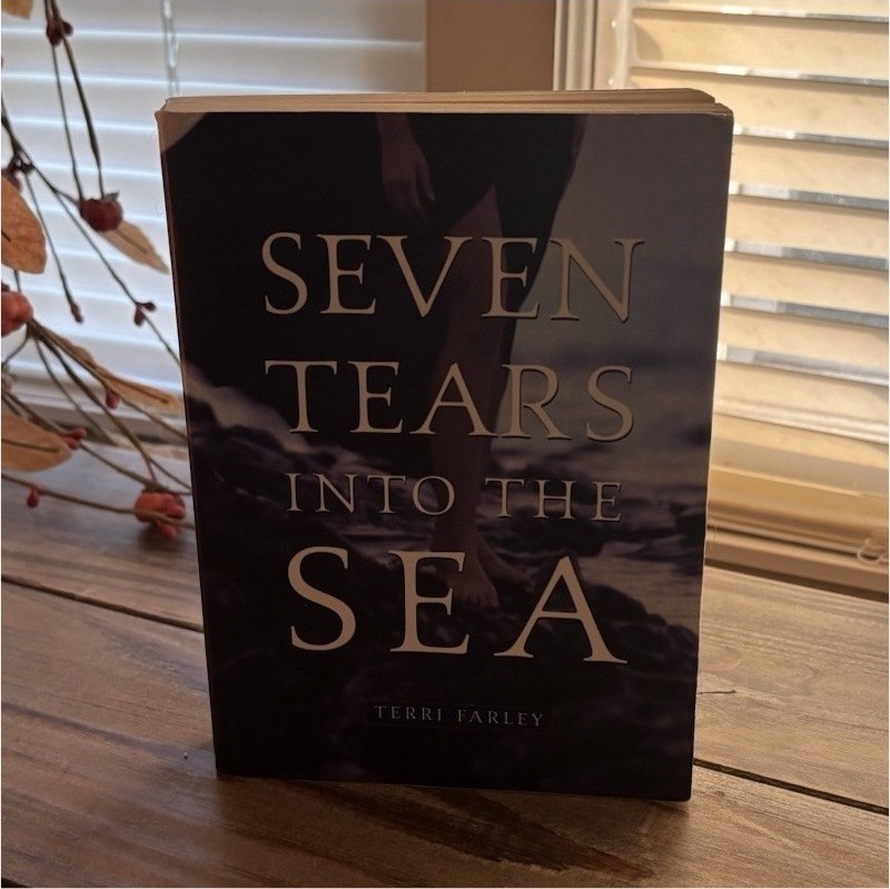 Seven Tears Into the Sea - Terri Farley Paperback English Young Adult Romance
