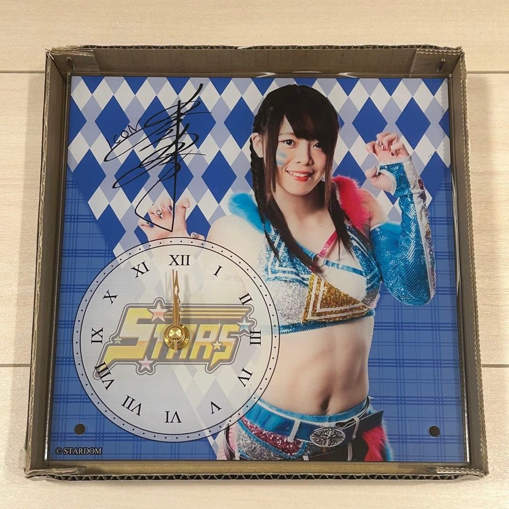 Mayu Iwatani Stardom Acrylic Clock