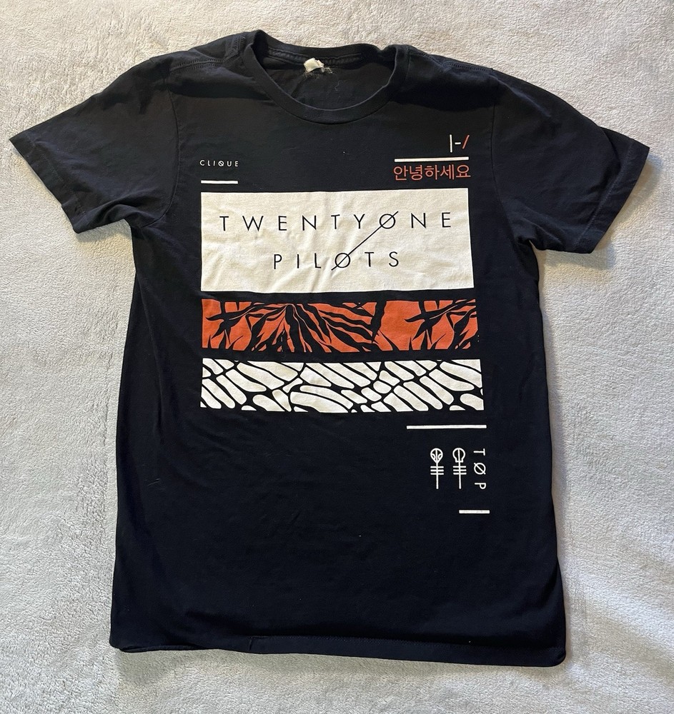 Twenty One 21 Pilots Clique Korean Characters Logo size Small Black T Shirt
