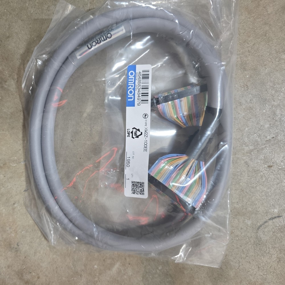 Omron XW2Z-100EE Connecting Cable for 34-Point Connector-Type I/O Unit, 125VAC