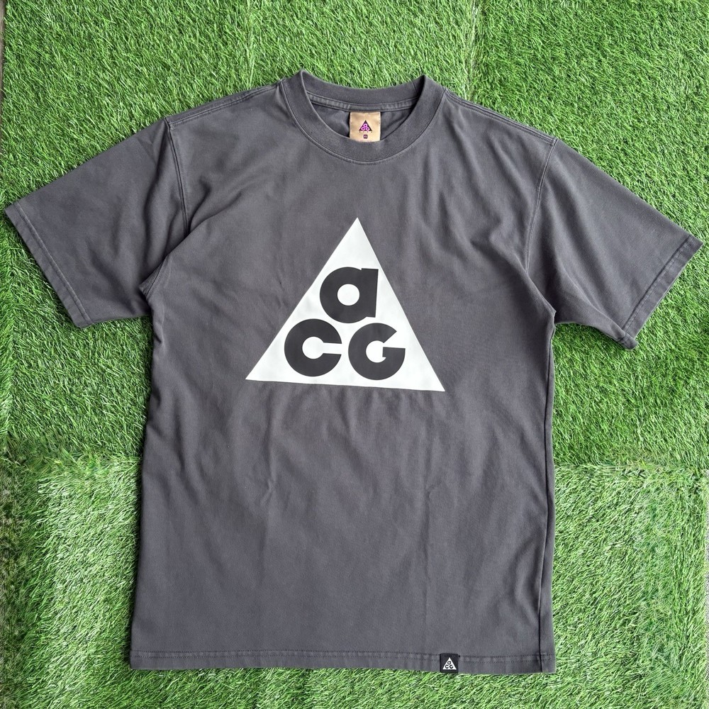 Nike Men's ACG Big Logo Heavyweight T-Shirt Size Large Gray/Black