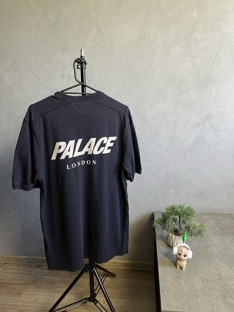 Palace Skateboards London Spellout Logo T-Shirt Faded Navy Blue Size L