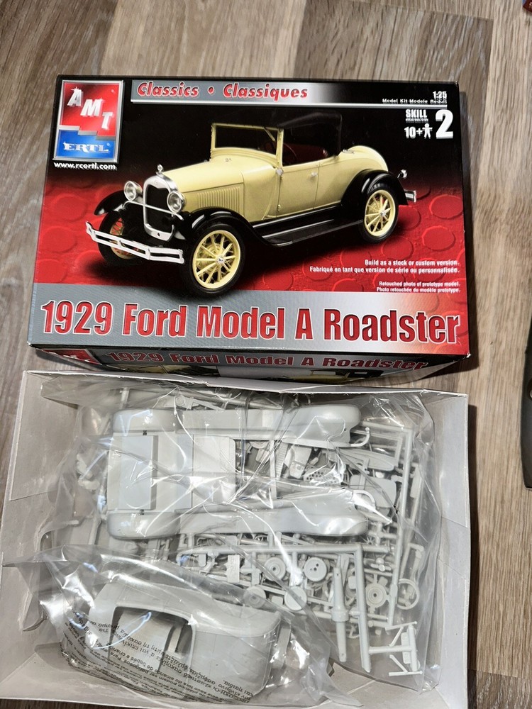 #57 AMT 1929 Ford Model A Roadster Kit 1:25 Model Car