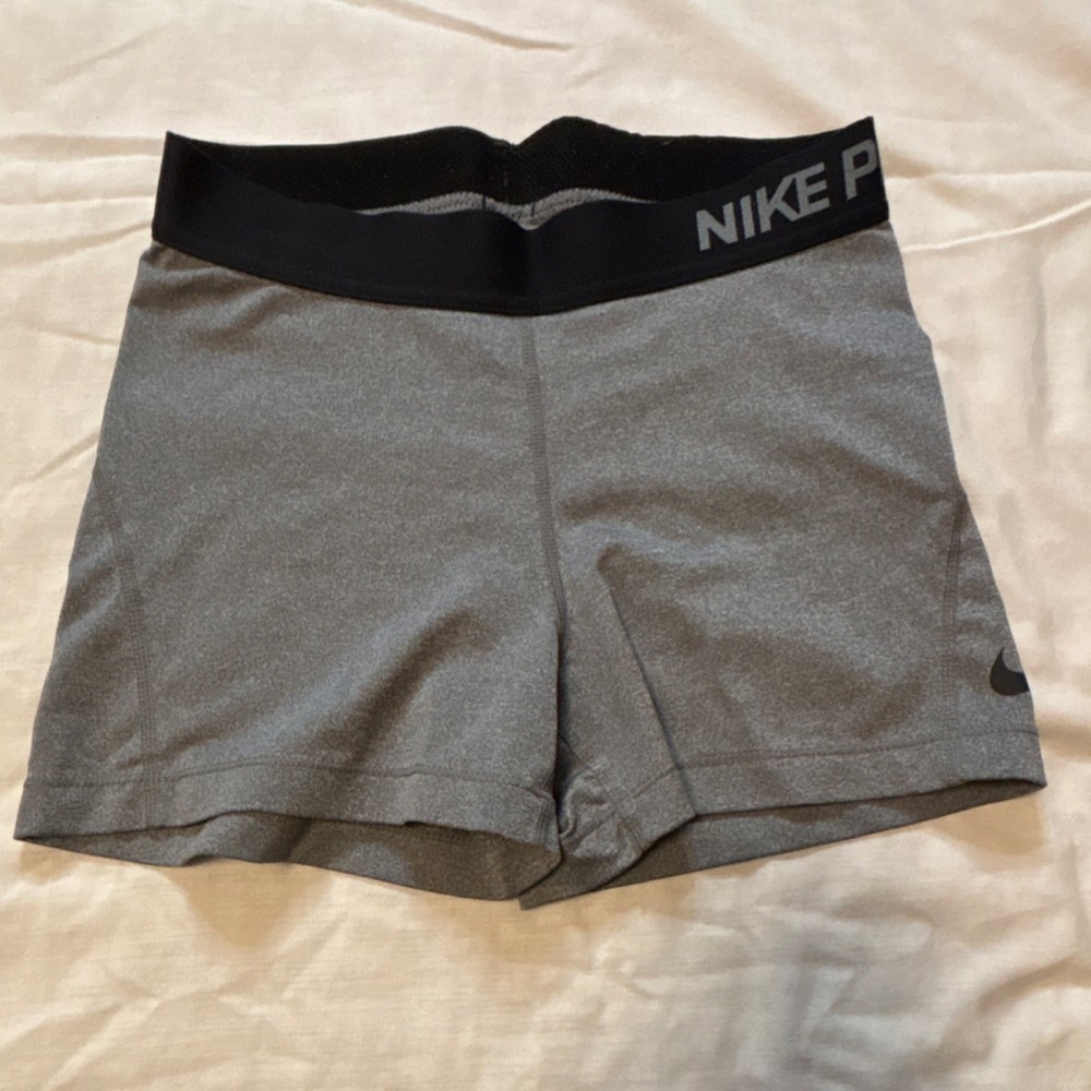 Nike Pro Dri-FIT Women’s Gray Compression Shorts Moisture Wicking Stretch