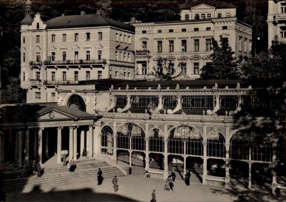 Marianske Lazne Colonnade Maxim Gorke vintage postcard b365