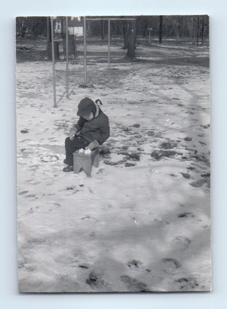 Old Vintage Photo SOLO BOY SITTING ON BENCH SNOW WINTER SCENE SNAPSHOT PIC