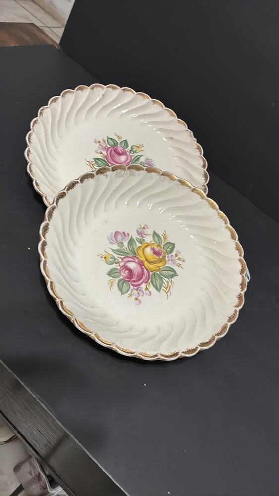 Vintage Royal China Inc. Duban Royal 22K Gold Trim Swirl Plates Set of 2