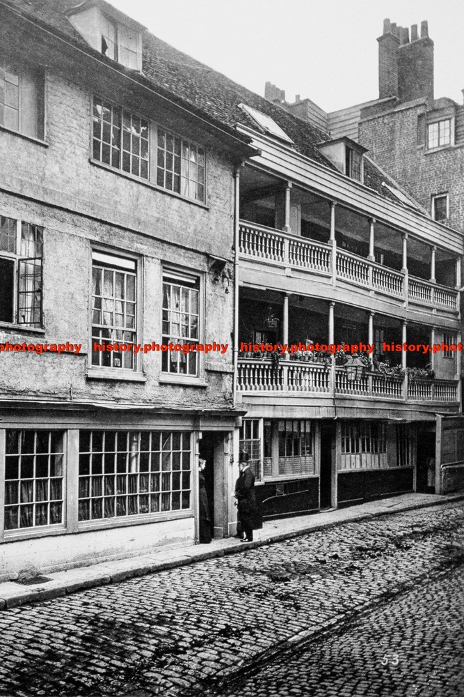 F001559 The George Inn Borough High Street Southwark London 1881