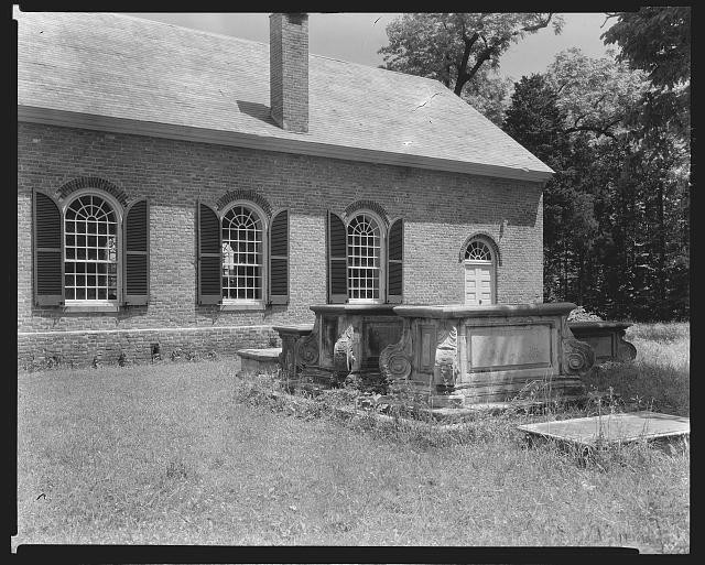 Photo:Saluda Virginia Christ Church 1930s Brick Church Graveyard
