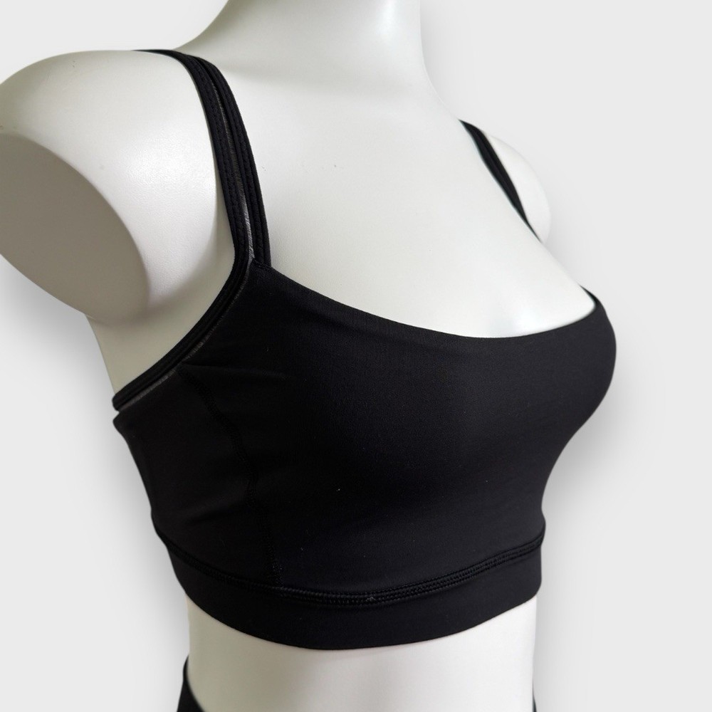 Lululemon Athletica Black Solid Pullover Wireless Sports Bra