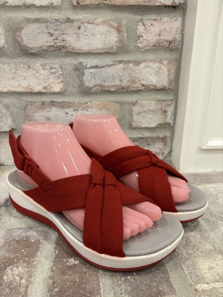 Clarks Cloudsteppers Soft Fabric Strappy Comfort Sandals Red Shoes Size 8 READ