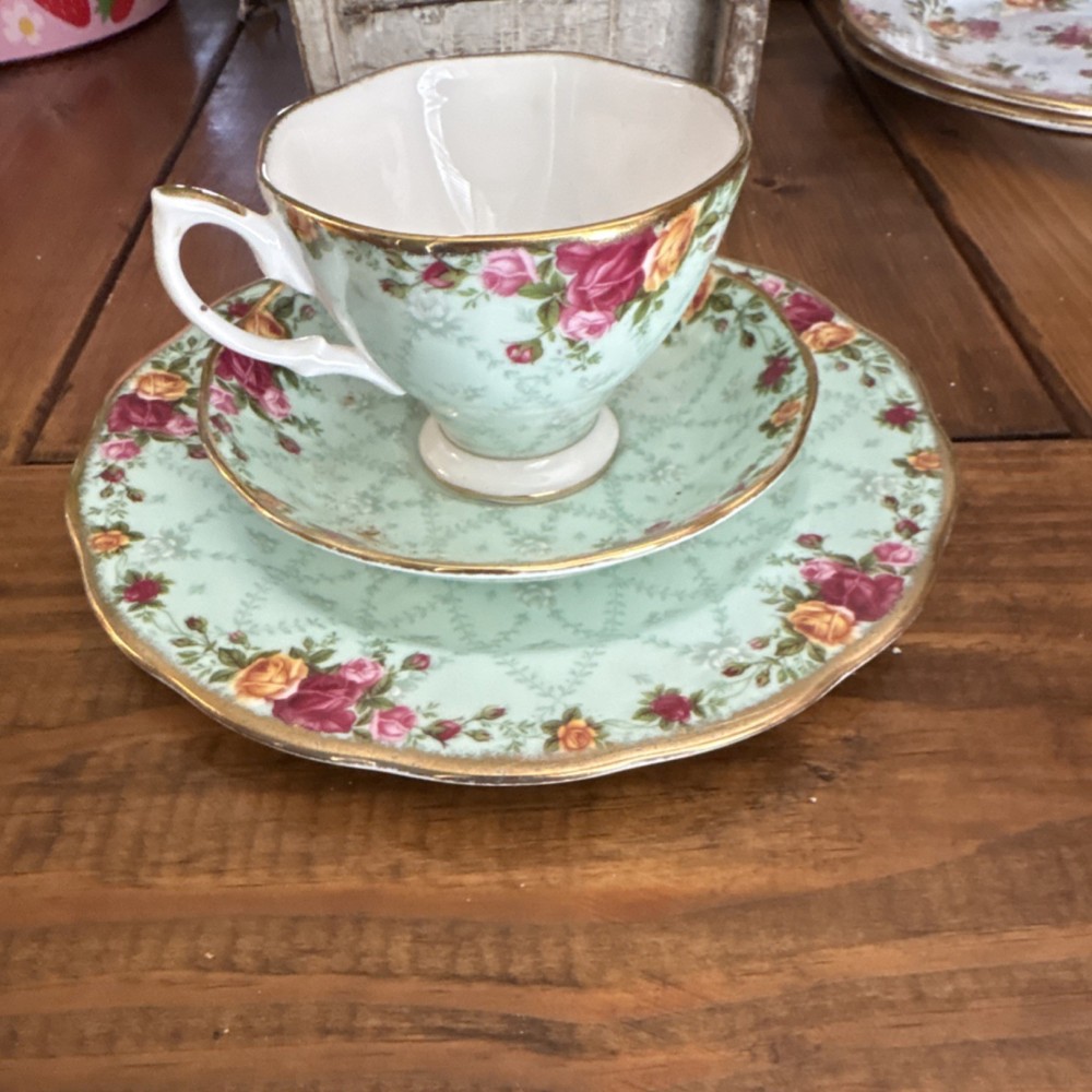 Royal Albert Old Country Roses Peppermint Damask Bone China Cup Saucer Plate Set